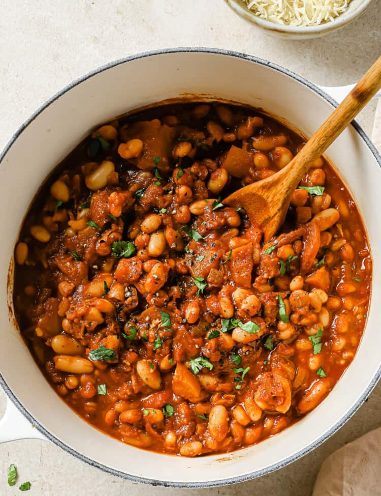 Apple Pie Baked Beans in a pot