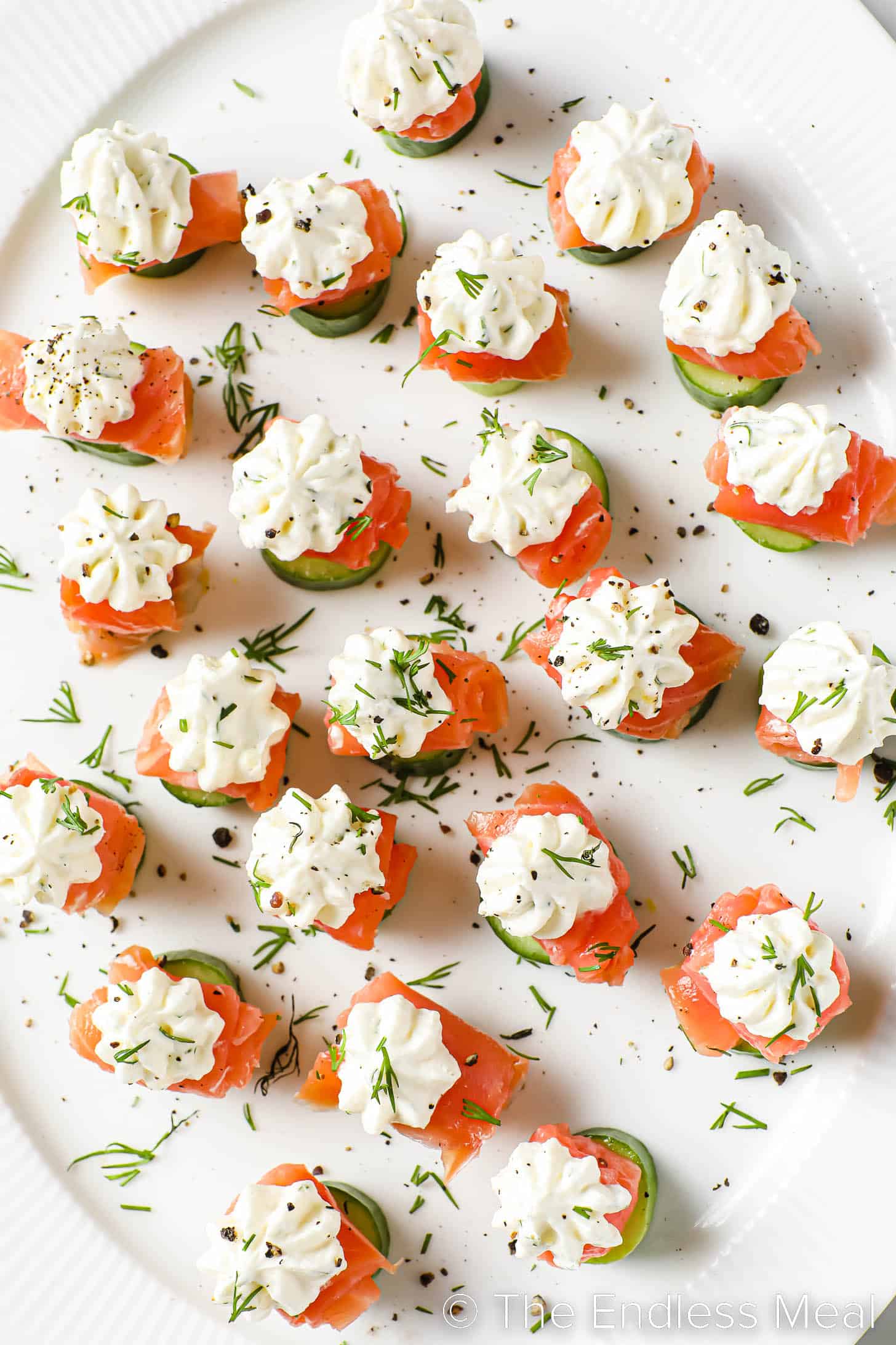 this smoked salmon appetizer recipe with dill cream cheese and mini cucumbers