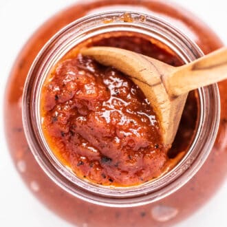 a jar of Sweet Spicy Pizza Sauce