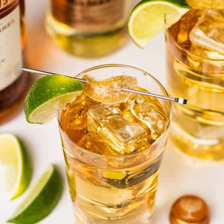 a whiskey ginger with a lime wedge