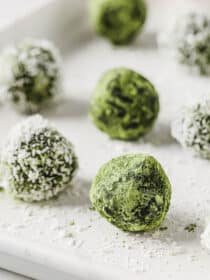 energy balls made with matcha and coconut